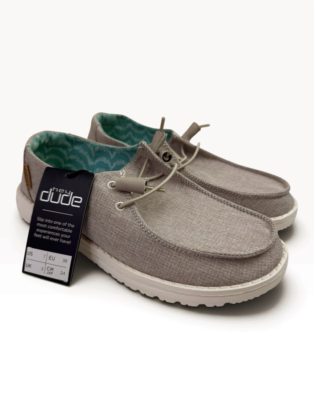 NEW Hey Dude Wendy Chambray Beige Shoes Women’s Size 7 NIB Tan Slip On Sneaker